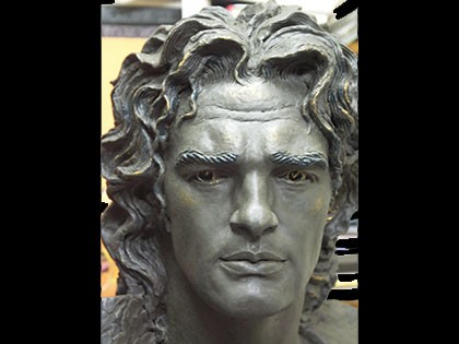 Antonio Banderas 420x315